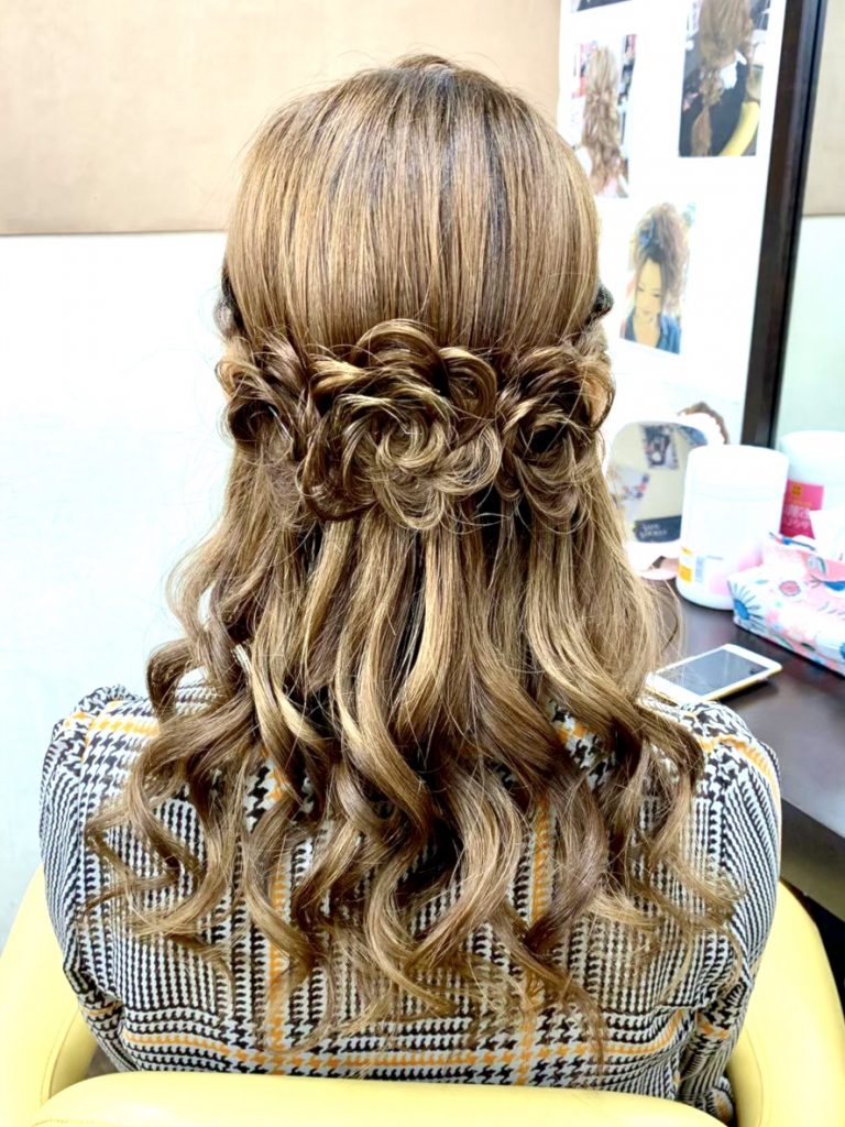 ブリ可愛 お花３連ハーフアップ 新宿歌舞伎町の美容室 Hair Set Up S ヘアセット メイク 着付け